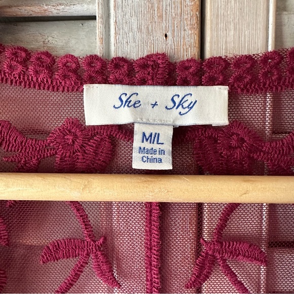 She & Sky lace kimono - Picture 2 of 6